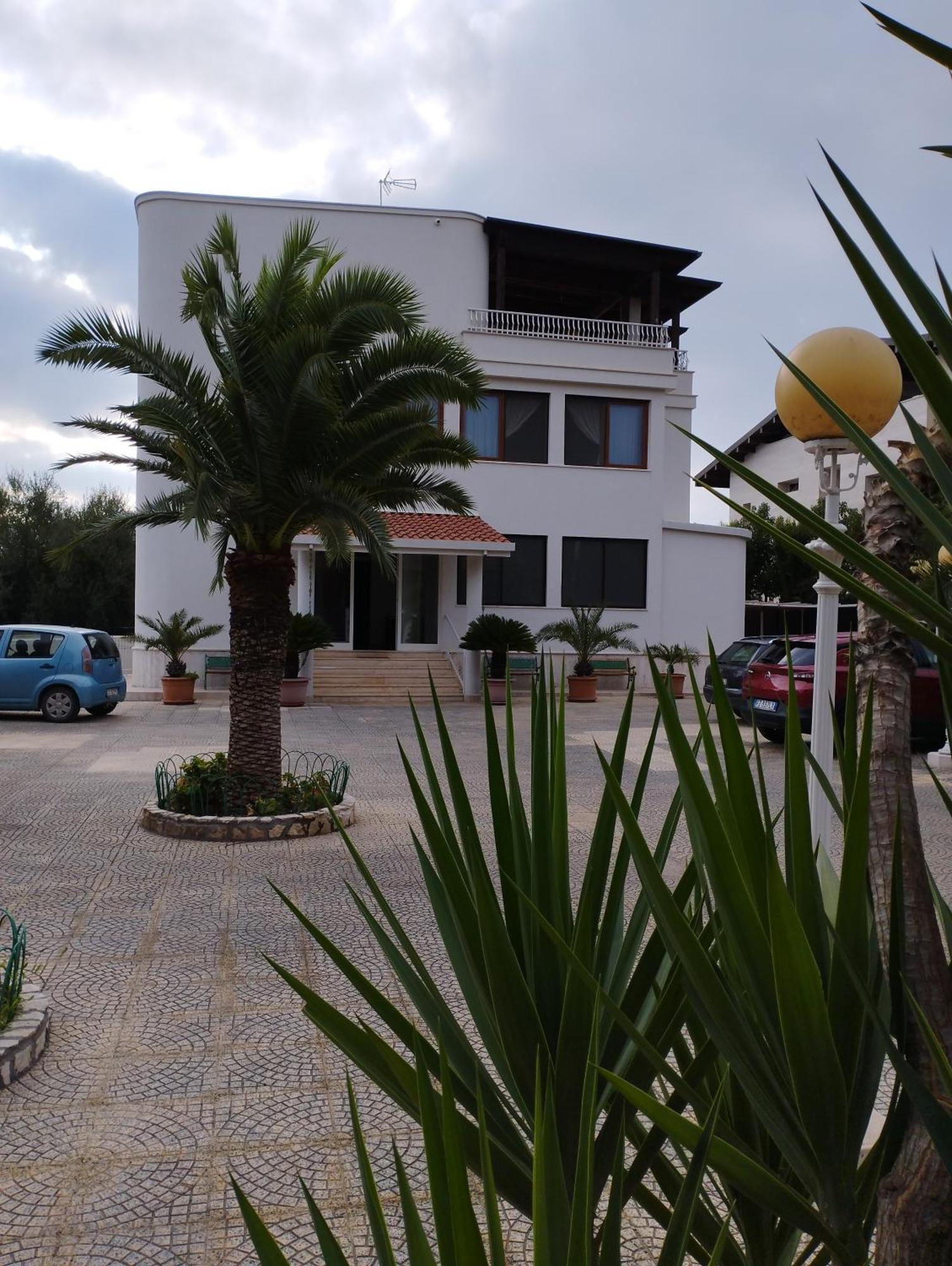 Villa Erry Трані Екстер'єр фото